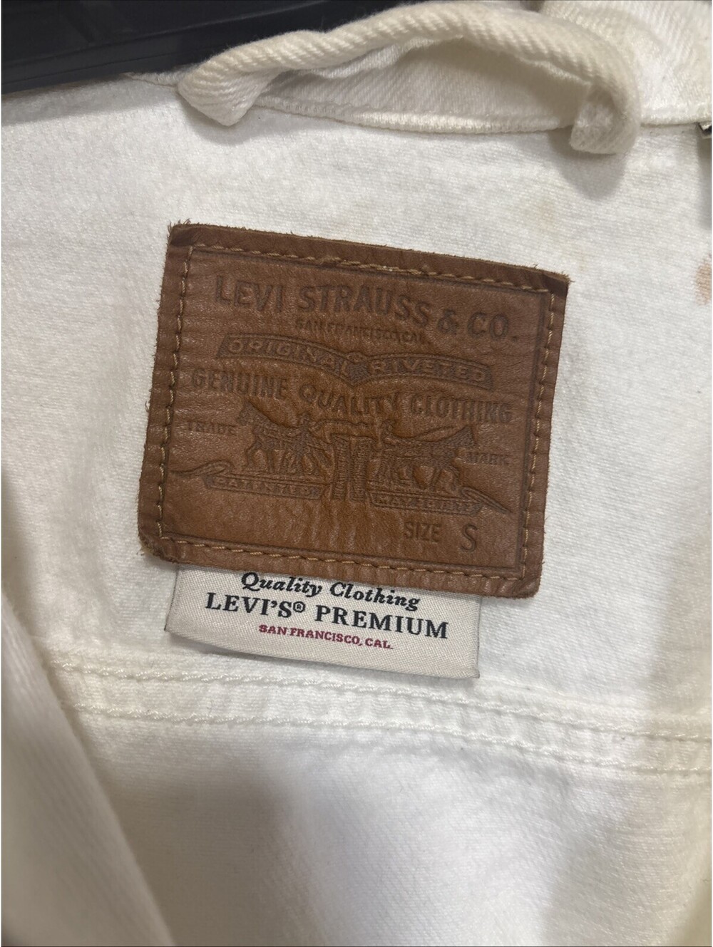 Vintage Levi’s Premium Women Size Small Cropped Cream Jacket Button Up